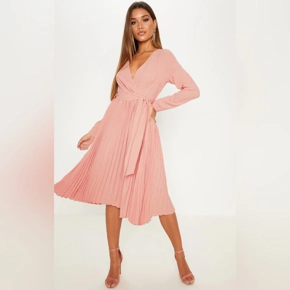 PrettyLittleThing | Dresses | Rose Long Sleeve Pleated Midi Dress | Poshmark